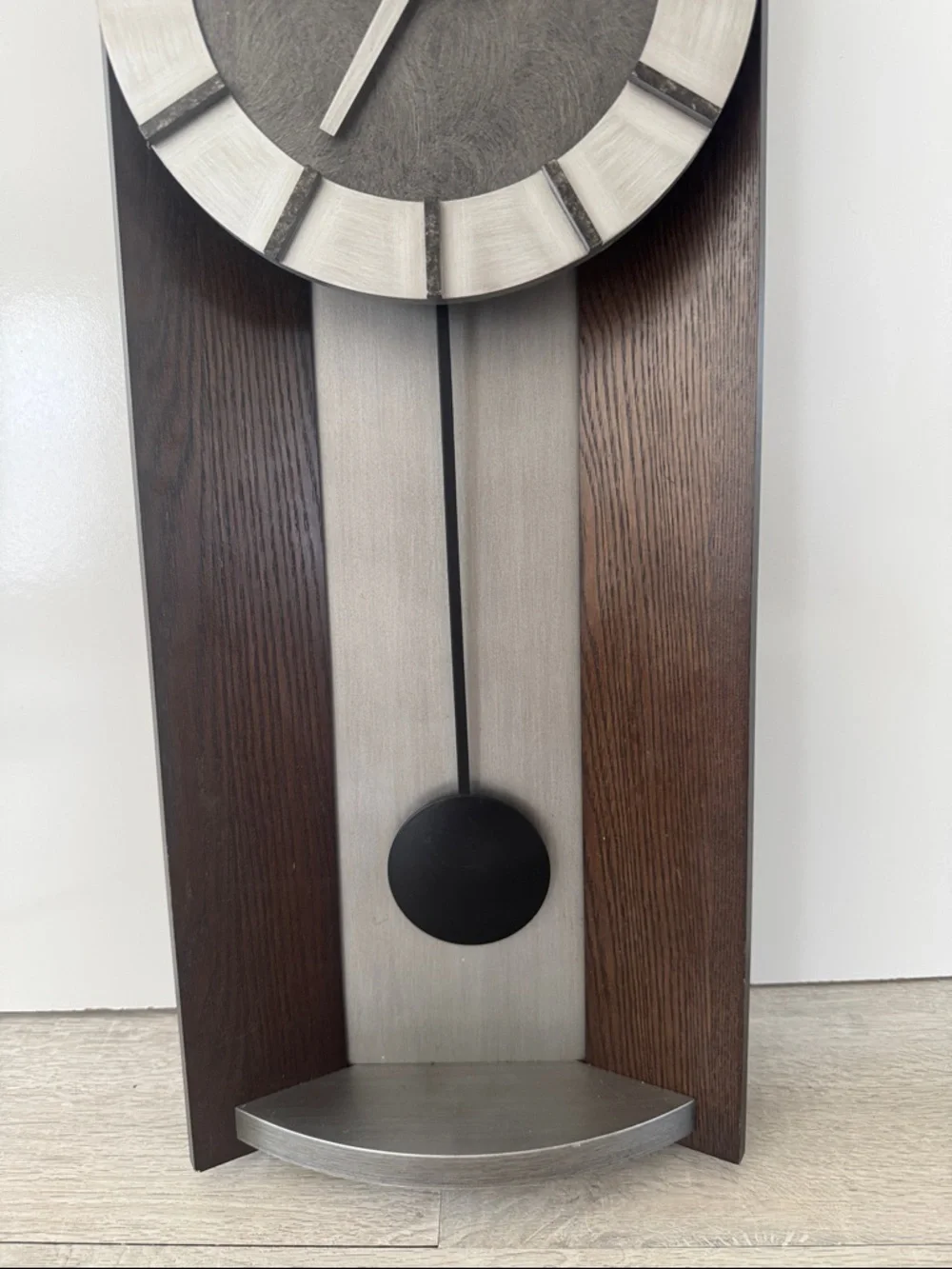 Bulova Newton Pendulum Wall Clock Espresso C4808 Works Great